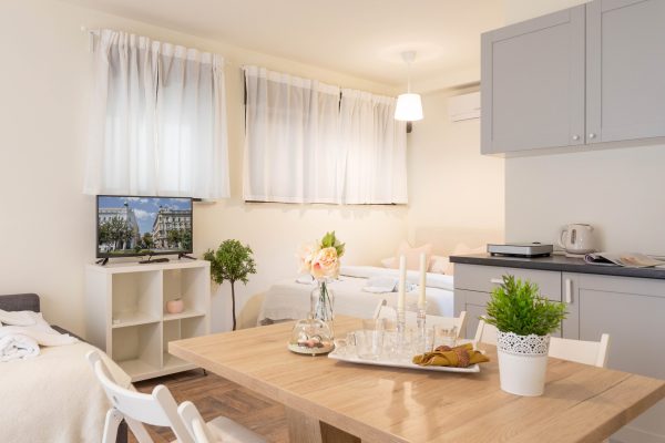 Rooms 88 - Studio 005