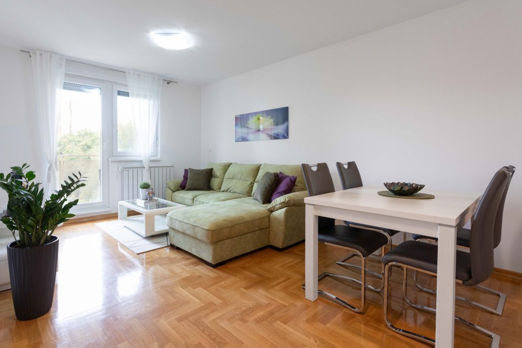 Folnegoviceva - Bright 1BDR with Balcony & Parking