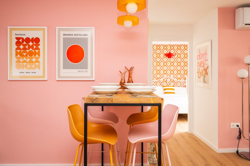 City Center - Colorful 3BDR Apartment