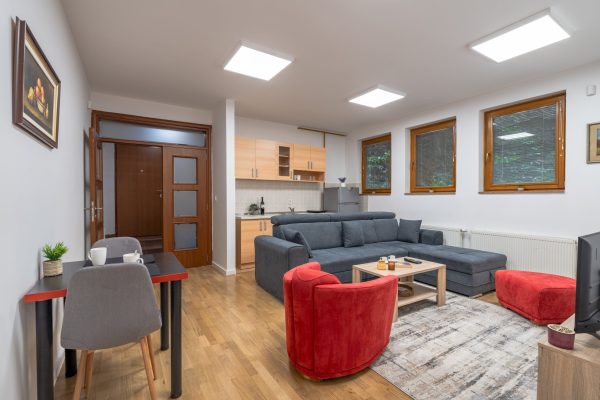 Quiet 1 BDR next to the cathedral